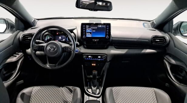 TOYOTA YARIS Yaris 120H e-CVT 5P Style