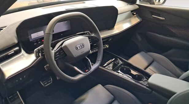 AUDI Q3 TODOTERRENO 1.5 PHEV S TRONIC S LINE 272 5p AUDI Q3 TODOTERRENO 1.5 PHEV S TRONIC S LINE 272 5p