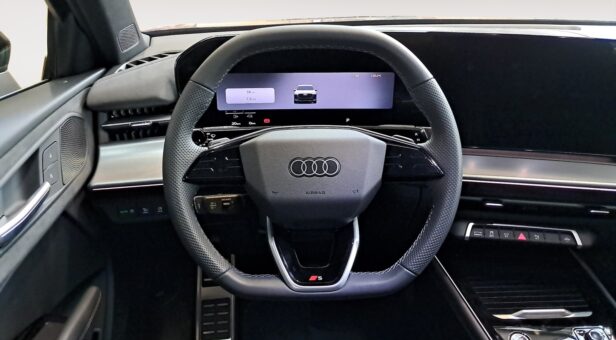 AUDI Q3 TODOTERRENO 1.5 PHEV S TRONIC S LINE 272 5p AUDI Q3 TODOTERRENO 1.5 PHEV S TRONIC S LINE 272 5p