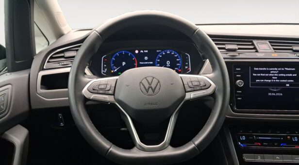 VOLKSWAGEN TOURAN MONOVOLUMEN COMPACTO 1.5 TSI 110KW DSG LIFE 150 5P 7 Plazas