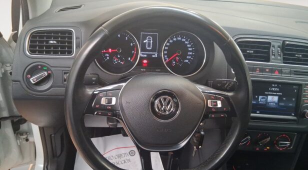 VOLKSWAGEN POLO BERLINA CON PORTON 1.2 TSI BMT 90 5p