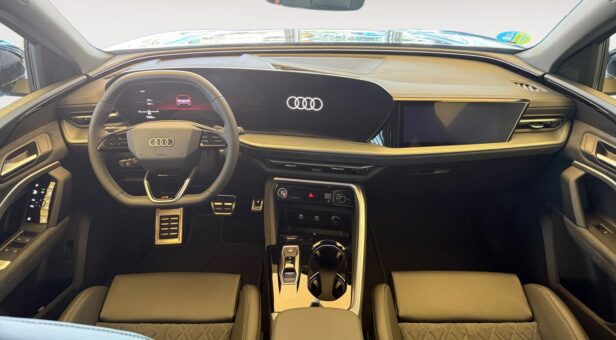 AUDI AUDI Q5 AUDI Q5 SUV BLACK LINE EDITION TDi QUATTRO 150 KW S TRONIC