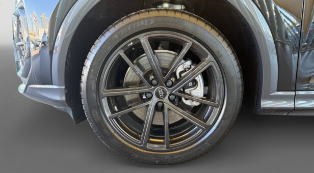 AUDI AUDI Q5 AUDI Q5 SUV BLACK LINE EDITION TDi QUATTRO 150 KW S TRONIC