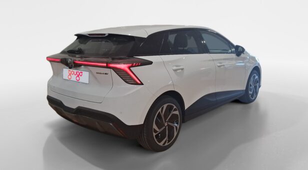 MG MG 4 MG MG4 MCE EDU 64KWh LUX