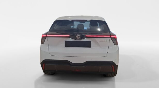 MG MG 4 MG MG4 MCE EDU 64KWh LUX