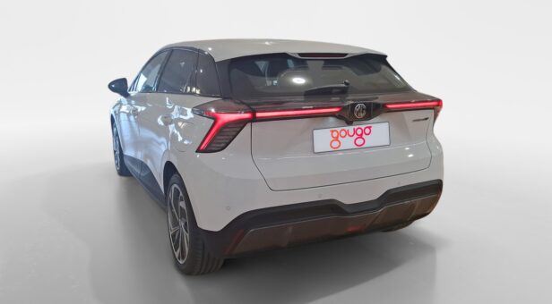 MG MG 4 MG MG4 MCE EDU 64KWh LUX