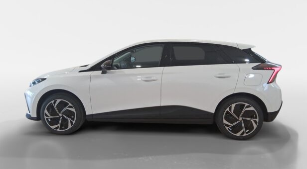 MG MG 4 MG MG4 MCE EDU 64KWh LUX