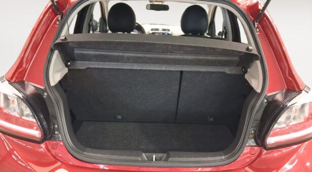 MITSUBISHI SPACE STAR BERLINA CON PORTON 1.2 120 MPI KAITEKI 71 5p