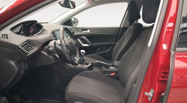 PEUGEOT CLIO BERLINA CON PORTON 1.2 PURETECH 81KW STYLE 110 5p