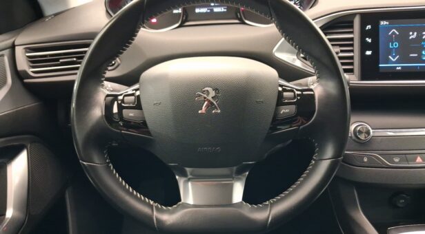 PEUGEOT CLIO BERLINA CON PORTON 1.2 PURETECH 81KW STYLE 110 5p