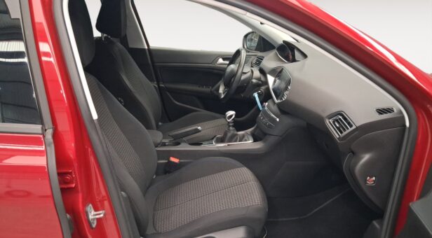 PEUGEOT CLIO BERLINA CON PORTON 1.2 PURETECH 81KW STYLE 110 5p