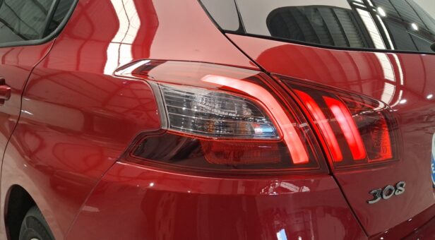 PEUGEOT CLIO BERLINA CON PORTON 1.2 PURETECH 81KW STYLE 110 5p