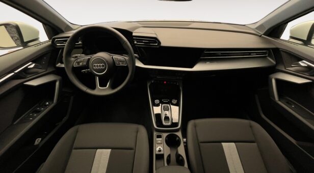 AUDI A3 BERLINA CON PORTON 2.0 TDI 110KW S TRON ALLSTREET ADVANCED 150 5p AUDI A3 BERLINA CON PORTON 2.0 TDI 110KW S TRON ALLSTREET ADVANCED 150 5p