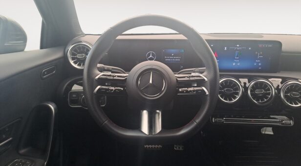 MERCEDES A-CLASS A 180 Sedan