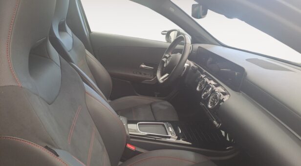 MERCEDES A-CLASS A 180 Sedan