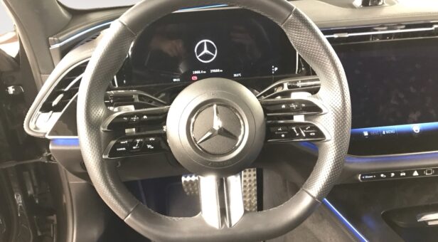 MERCEDES E-CLASS E 300 de MERCEDES E-CLASS E 300 de