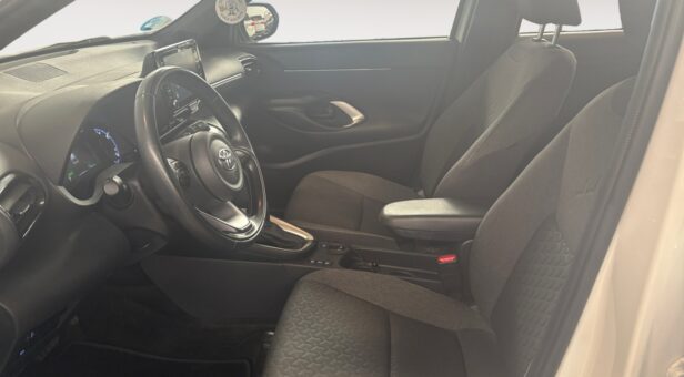 TOYOTA YARIS CROSS TODOTERRENO 1.5 VVT-I HYBRID ACTIVE TECH 116 5p TOYOTA YARIS CROSS TODOTERRENO 1.5 VVT-I HYBRID ACTIVE TECH 116 5p
