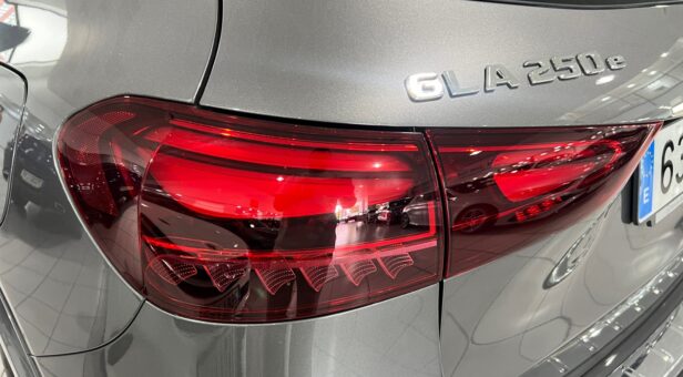 MERCEDES GLA -CLASS GLA 250 e