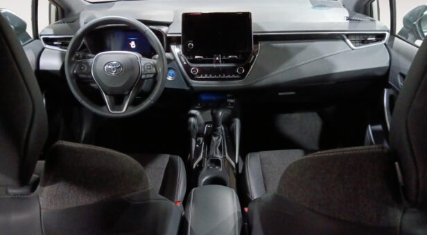 TOYOTA COROLLA FAMILIAR 1.8 HEV STYLE E-CVT 140 5p