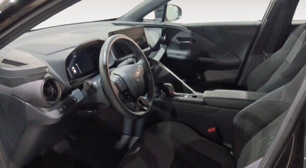 TOYOTA C-HR Toyota C-HR Hybrid 140 e-CVT 5P Advance