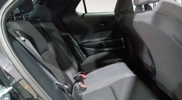 TOYOTA C-HR Toyota C-HR Hybrid 140 e-CVT 5P Advance