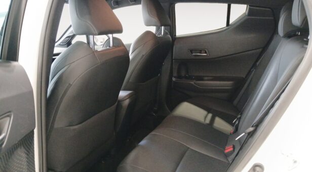TOYOTA C-HR BERLINA CON PORTON 1.8 VVT-I HYBRID DYNAMIC PLUS AUTO 122 5p