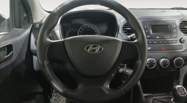 HYUNDAI I10 BERLINA CON PORTON 1.0 KLASS AT 67 5p