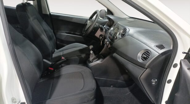 HYUNDAI I10 BERLINA CON PORTON 1.0 KLASS AT 67 5p