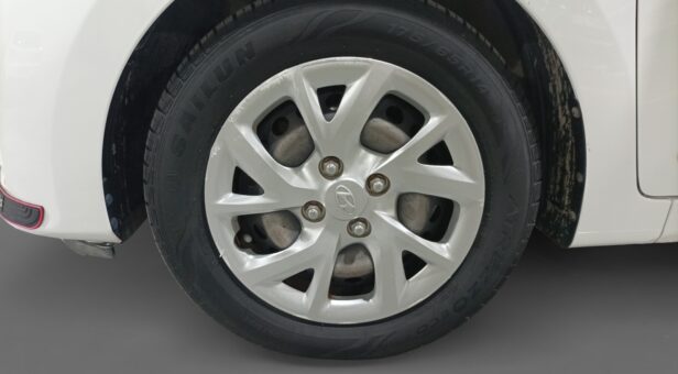 HYUNDAI I10 BERLINA CON PORTON 1.0 KLASS AT 67 5p