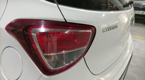 HYUNDAI I10 BERLINA CON PORTON 1.0 KLASS AT 67 5p