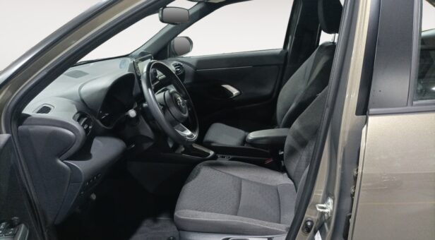 TOYOTA YARIS CROSS TODOTERRENO 1.5 VVT-I HYBRID ACTIVE TECH + PACK CONFOR 116 5p TOYOTA YARIS CROSS TODOTERRENO 1.5 VVT-I HYBRID ACTIVE TECH + PACK CONFOR 116 5p