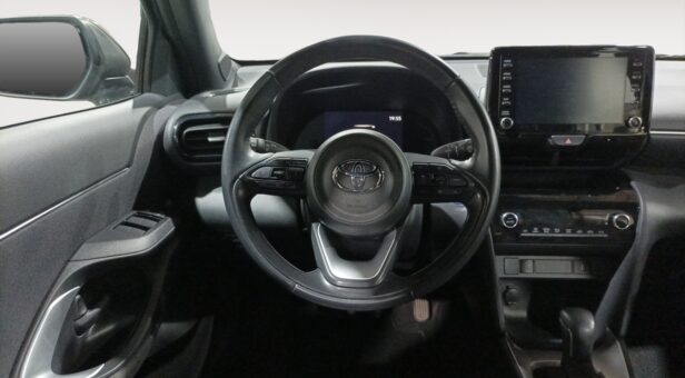 TOYOTA YARIS CROSS TODOTERRENO 1.5 VVT-I HYBRID ACTIVE TECH + PACK CONFOR 116 5p TOYOTA YARIS CROSS TODOTERRENO 1.5 VVT-I HYBRID ACTIVE TECH + PACK CONFOR 116 5p