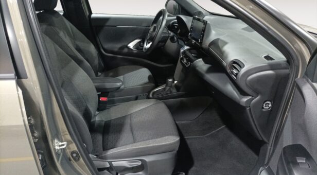 TOYOTA YARIS CROSS TODOTERRENO 1.5 VVT-I HYBRID ACTIVE TECH + PACK CONFOR 116 5p TOYOTA YARIS CROSS TODOTERRENO 1.5 VVT-I HYBRID ACTIVE TECH + PACK CONFOR 116 5p