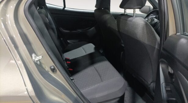 TOYOTA YARIS CROSS TODOTERRENO 1.5 VVT-I HYBRID ACTIVE TECH + PACK CONFOR 116 5p TOYOTA YARIS CROSS TODOTERRENO 1.5 VVT-I HYBRID ACTIVE TECH + PACK CONFOR 116 5p