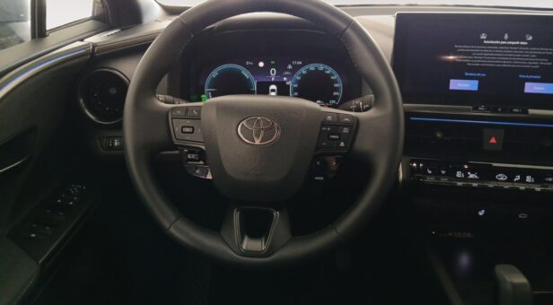 TOYOTA C-HR Toyota C-HR Plug-in Hybrid 220 e-CVT 5P Spirit