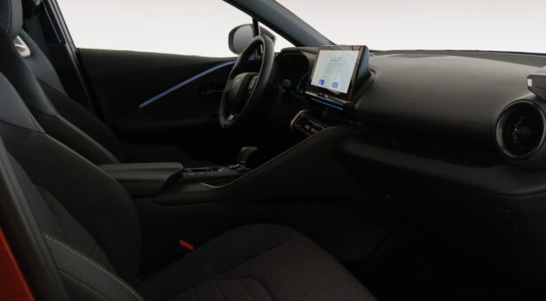 TOYOTA C-HR Toyota C-HR Plug-in Hybrid 220 e-CVT 5P Spirit