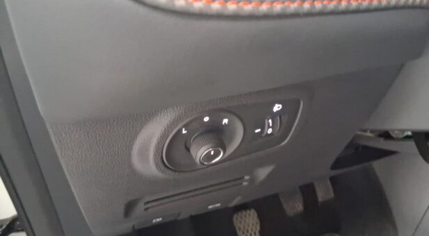 MG ZS 1.5L 5mt COM MY24