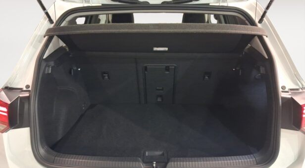 VOLKSWAGEN GOLF BERLINA CON PORTON 2.0 TDI 85KW LIFE 115 5p VOLKSWAGEN GOLF BERLINA CON PORTON 2.0 TDI 85KW LIFE 115 5p