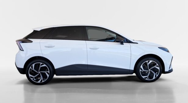 MG MG 4 MG MG4 MCE EDU 64KWh LUX