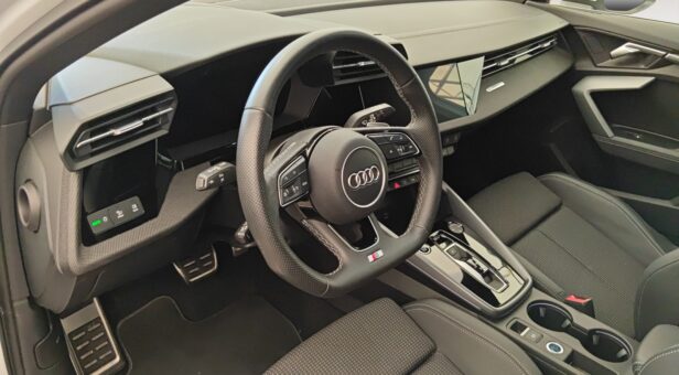 AUDI A3 BERLINA CON PORTON 2.0 TDI 110KW S TRONIC S LINE SPORTBACK 150 5p AUDI A3 BERLINA CON PORTON 2.0 TDI 110KW S TRONIC S LINE SPORTBACK 150 5p