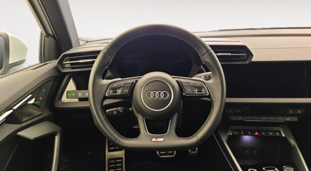 AUDI A3 BERLINA CON PORTON 2.0 TDI 110KW S TRONIC S LINE SPORTBACK 150 5p AUDI A3 BERLINA CON PORTON 2.0 TDI 110KW S TRONIC S LINE SPORTBACK 150 5p