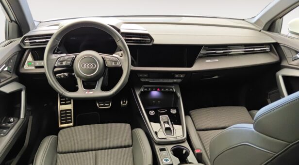 AUDI A3 BERLINA CON PORTON 2.0 TDI 110KW S TRONIC S LINE SPORTBACK 150 5p AUDI A3 BERLINA CON PORTON 2.0 TDI 110KW S TRONIC S LINE SPORTBACK 150 5p