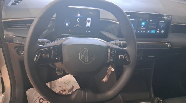 MG MG3 BERLINA CON PORTON 1.5 STANDARD MY25 116 5p