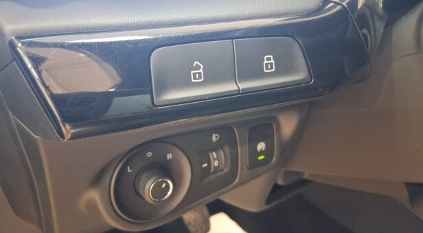MG MG3 BERLINA CON PORTON 1.5 STANDARD MY25 116 5p