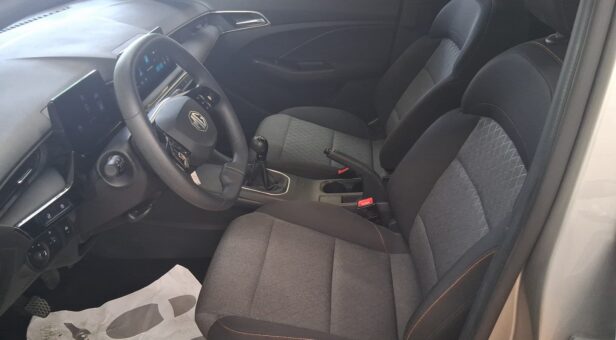 MG MG3 BERLINA CON PORTON 1.5 STANDARD MY25 116 5p