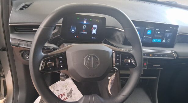 MG MG3 BERLINA CON PORTON 1.5 STANDARD MY25 116 5p