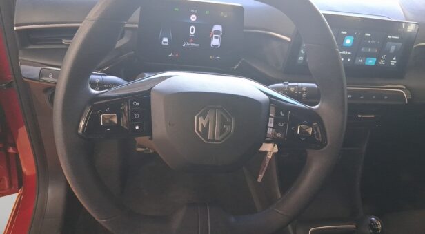 MG MG3 BERLINA CON PORTON 1.5 STANDARD MY25 116 5p
