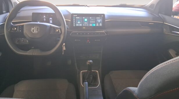 MG MG3 BERLINA CON PORTON 1.5 STANDARD MY25 116 5p