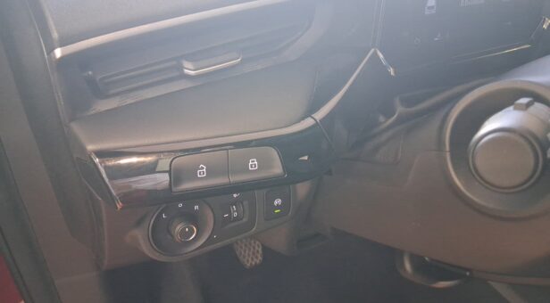 MG MG3 BERLINA CON PORTON 1.5 STANDARD MY25 116 5p