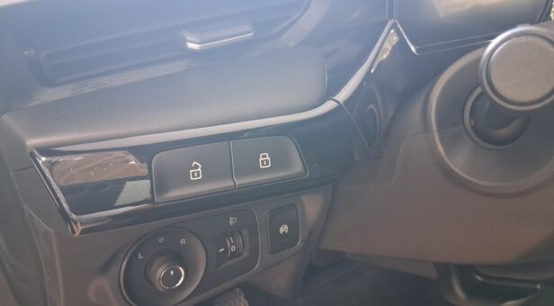 MG MG3 BERLINA CON PORTON 1.5 STANDARD MY25 116 5p